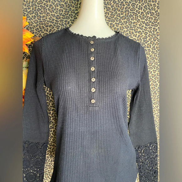 🌴3/$30🌴DOE & RAE Black Lace Long Sleeved Ribbed Henley Top NWT - Picture 4 of 10